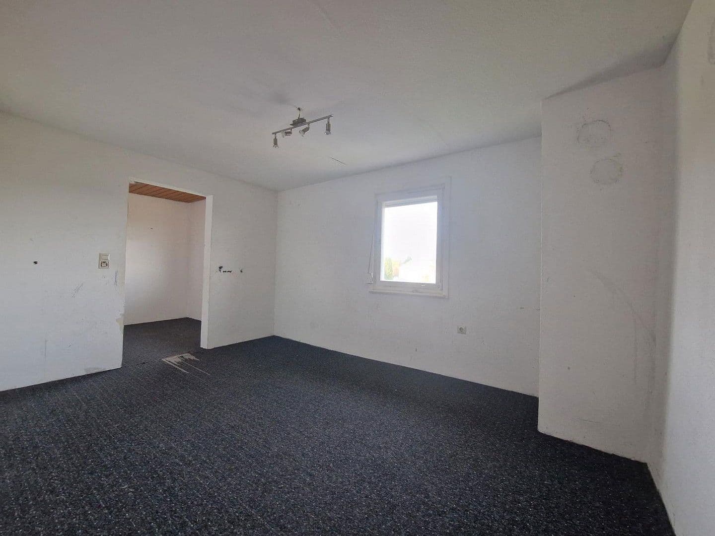 Prodej domu 163 m², pozemek 345 m², Simmersfeld, Bádensko-Württembersko Prodej domu 163 m², pozemek 345 m², Simmersfeld, Bádensko-Württembersko