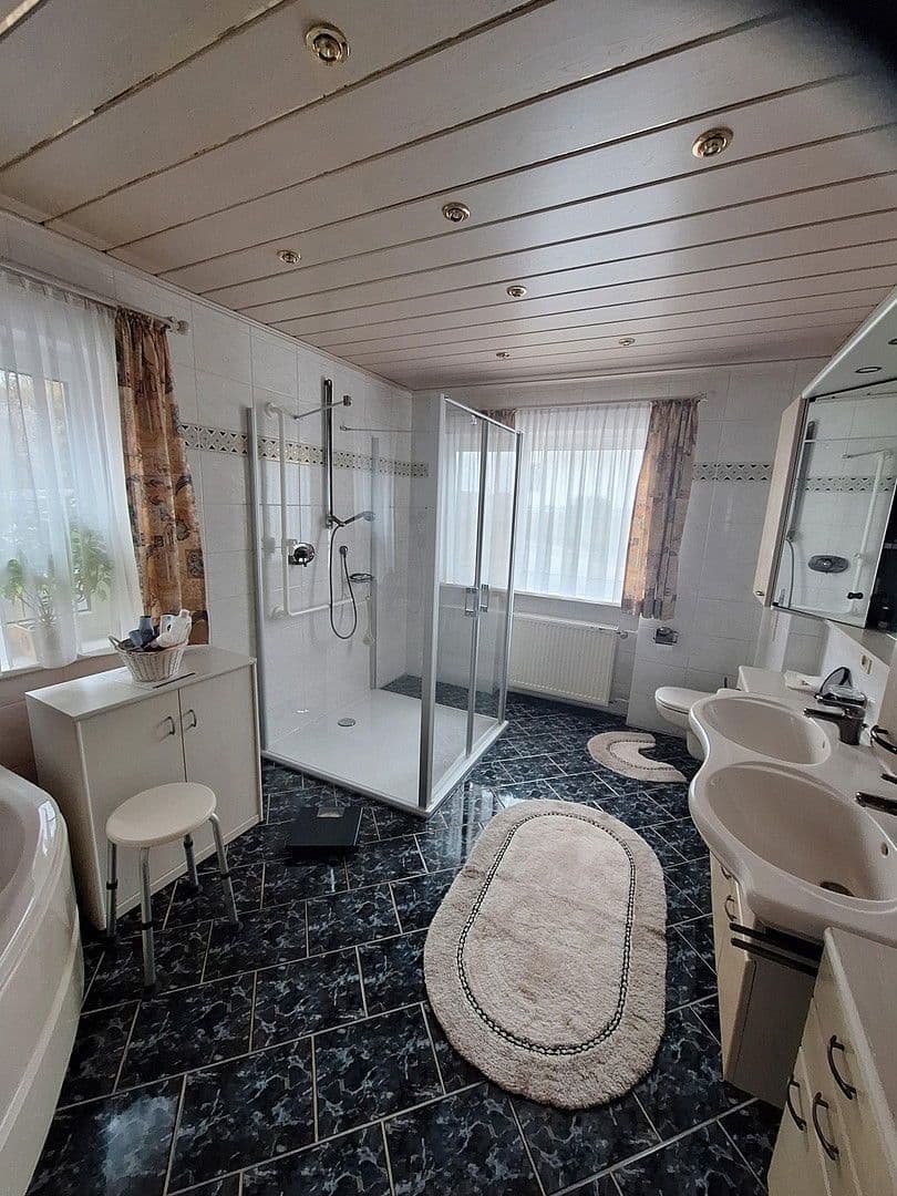 Prodej domu 235 m², pozemek 910 m², Konzell, Bavorsko Prodej domu 235 m², pozemek 910 m², Konzell, Bavorsko