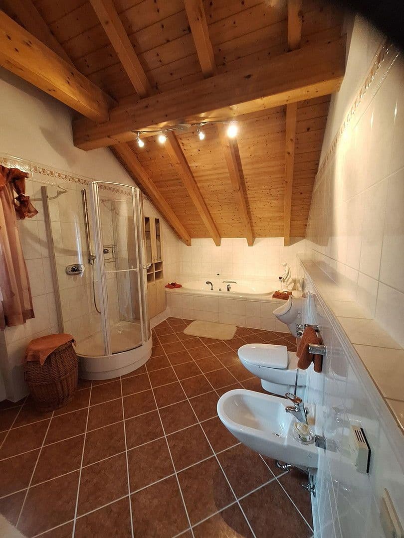 Prodej domu 235 m², pozemek 910 m², Konzell, Bavorsko Prodej domu 235 m², pozemek 910 m², Konzell, Bavorsko