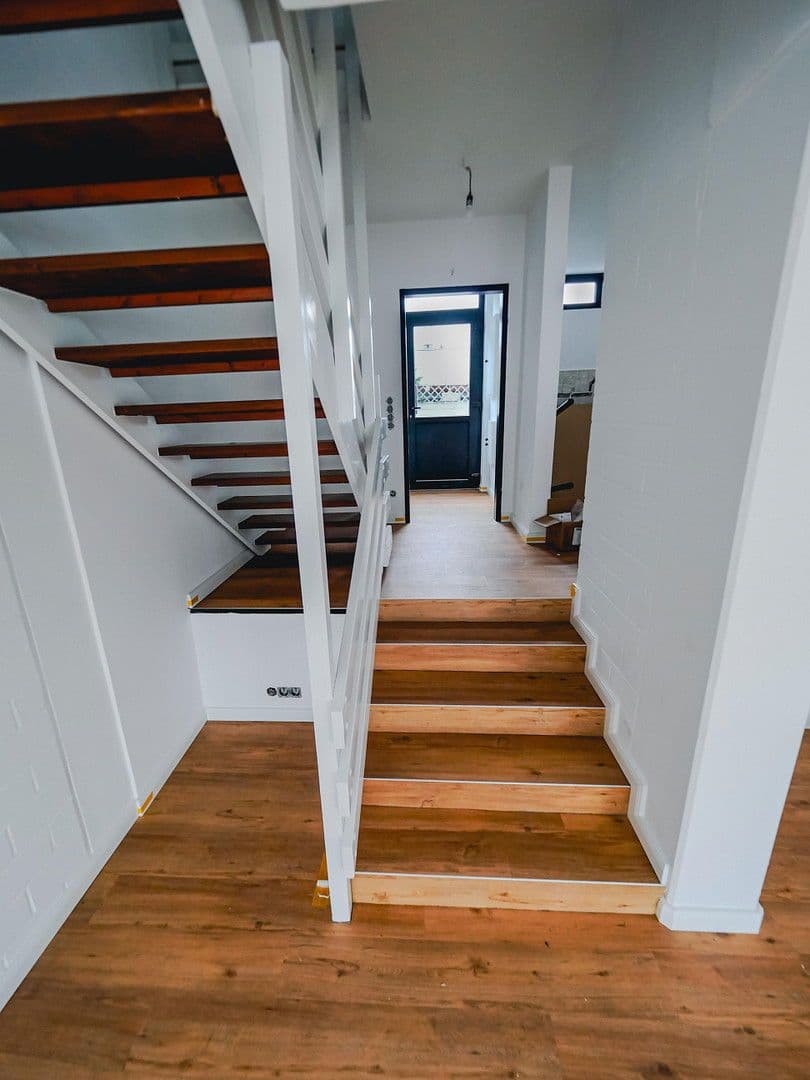 Prodej domu 105 m², pozemek 140 m², Delmenhorst, Dolní Sasko Prodej domu 105 m², pozemek 140 m², Delmenhorst, Dolní Sasko