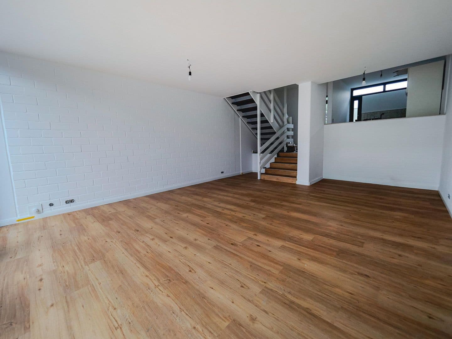 Prodej domu 105 m², pozemek 140 m², Delmenhorst, Dolní Sasko Prodej domu 105 m², pozemek 140 m², Delmenhorst, Dolní Sasko