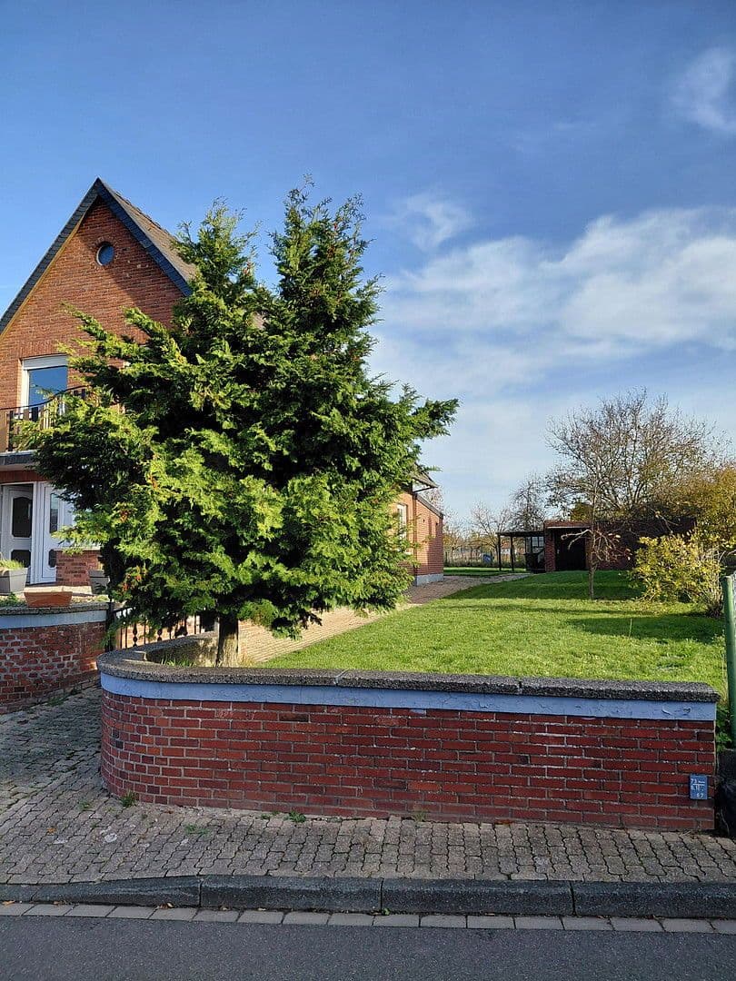 Prodej domu 117 m², pozemek 980 m², Ratheimer Straße 73, Wassenberg, Severní Porýní-Vestfálsko Prodej domu 117 m², pozemek 980 m², Ratheimer Straße 73, Wassenberg, Severní Porýní-Vestfálsko