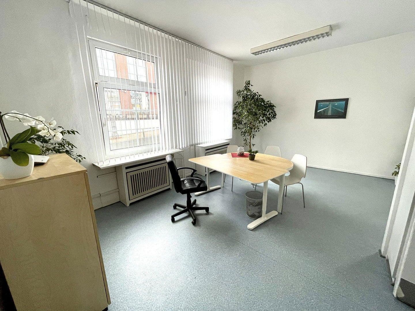 Prodej domu 340 m², pozemek 405 m², Ziegenhainer Straße 3, Homberg (Efze), Hessen Prodej domu 340 m², pozemek 405 m², Ziegenhainer Straße 3, Homberg (Efze), Hessen
