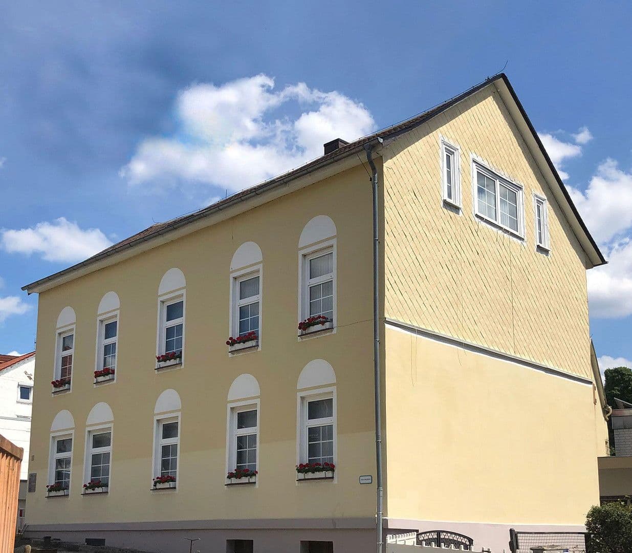 Prodej domu 340 m², pozemek 405 m², Ziegenhainer Straße 3, Homberg (Efze), Hessen Prodej domu 340 m², pozemek 405 m², Ziegenhainer Straße 3, Homberg (Efze), Hessen