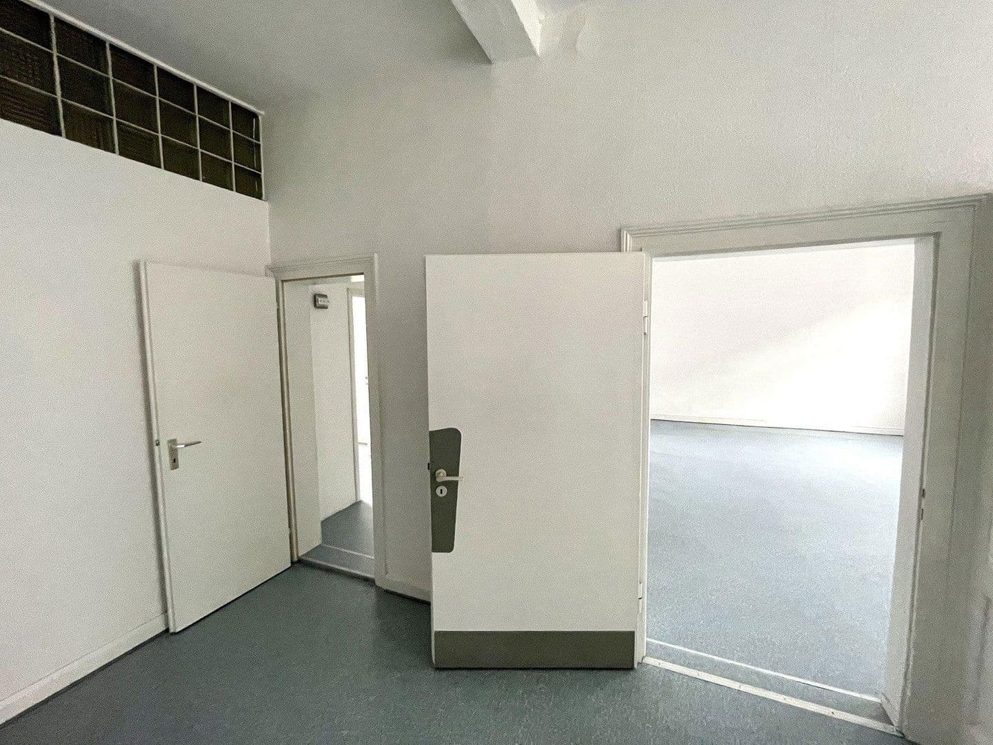 Prodej domu 340 m², pozemek 405 m², Ziegenhainer Straße 3, Homberg (Efze), Hessen Prodej domu 340 m², pozemek 405 m², Ziegenhainer Straße 3, Homberg (Efze), Hessen