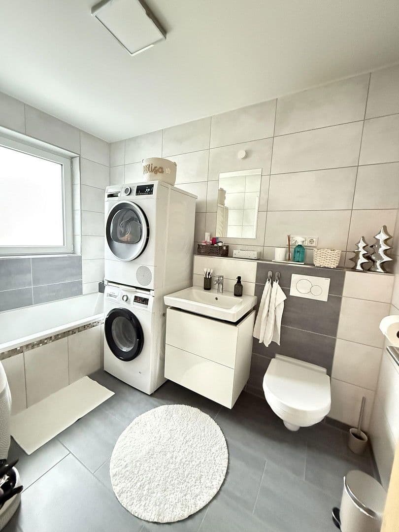 Pronájem bytu 3+1 65 m², Landstraße 61, Hemsbach, Bádensko-Württembersko Pronájem bytu 3+1 65 m², Landstraße 61, Hemsbach, Bádensko-Württembersko