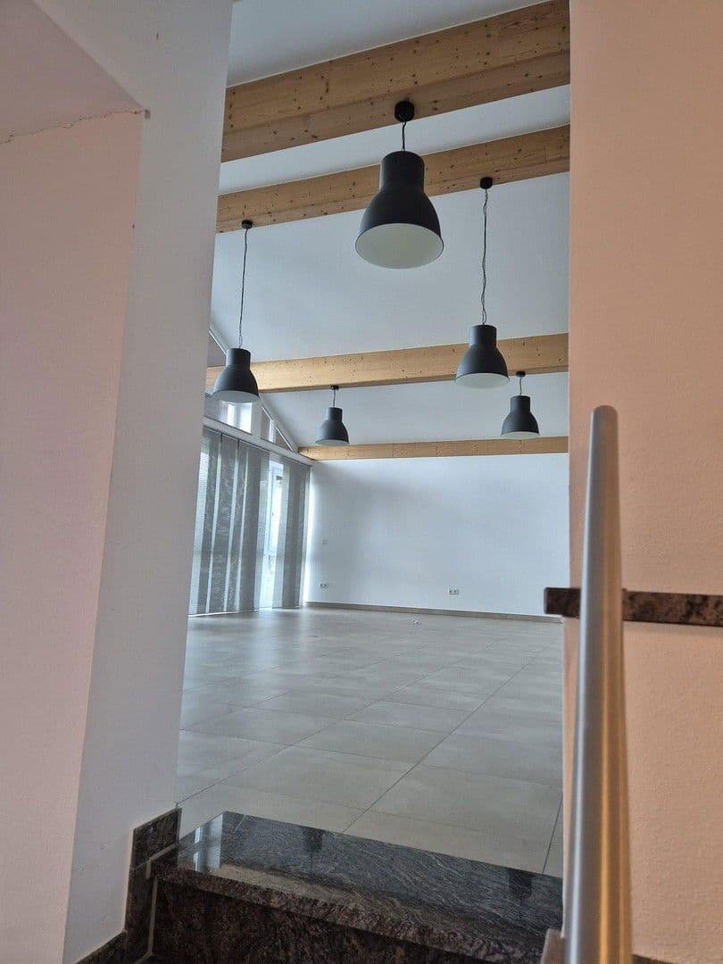 Pronájem kanceláře 150 m², Schwindegg, Bavorsko Pronájem kanceláře 150 m², Schwindegg, Bavorsko