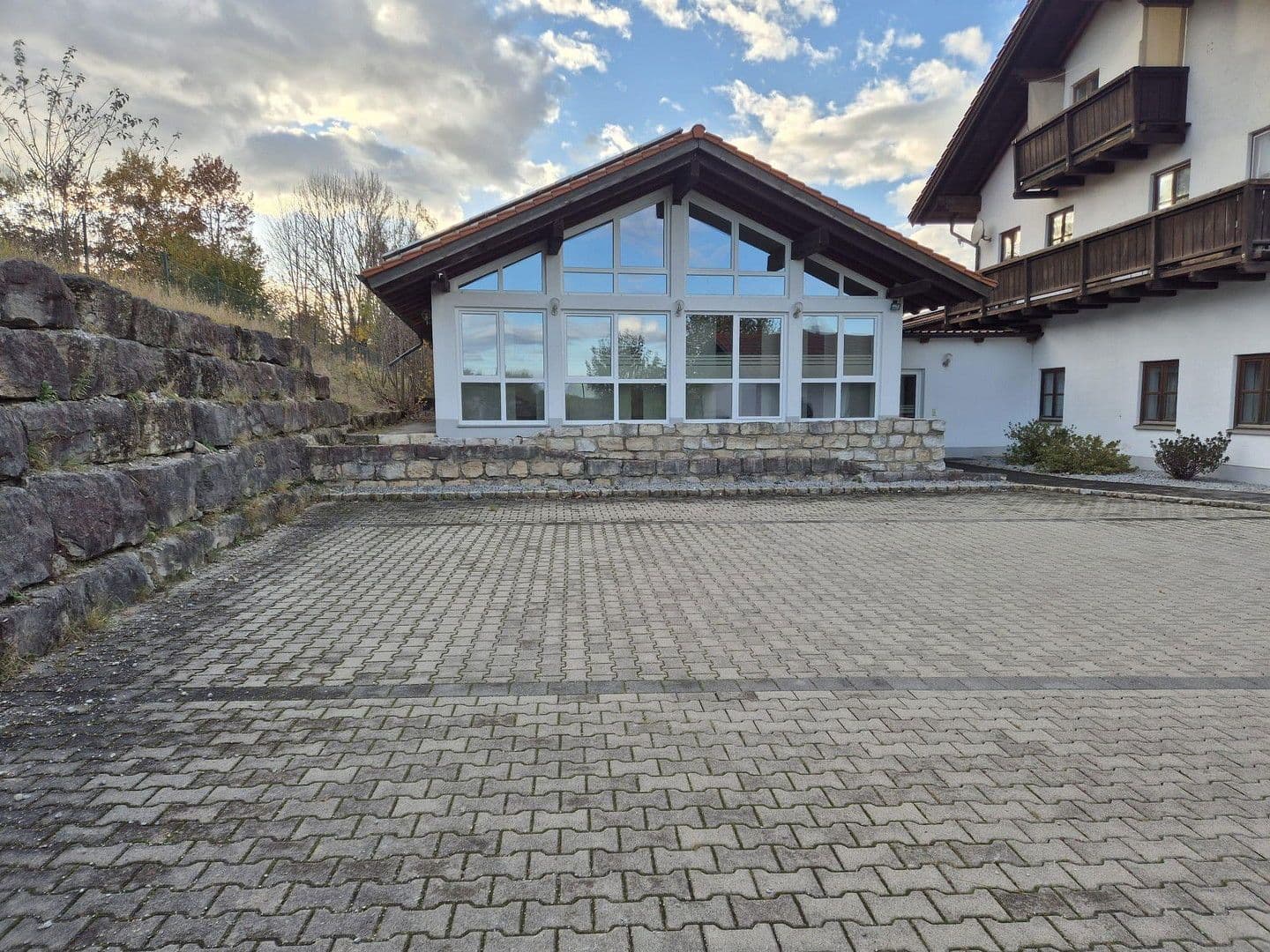 Pronájem kanceláře 150 m², Schwindegg, Bavorsko Pronájem kanceláře 150 m², Schwindegg, Bavorsko