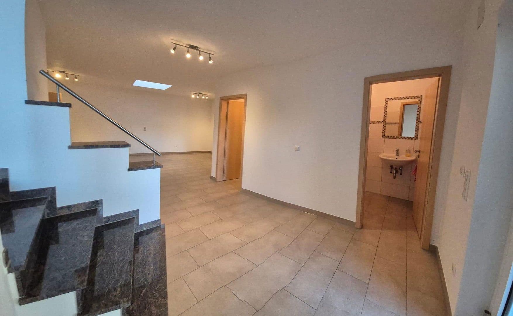 Pronájem kanceláře 150 m², Schwindegg, Bavorsko Pronájem kanceláře 150 m², Schwindegg, Bavorsko