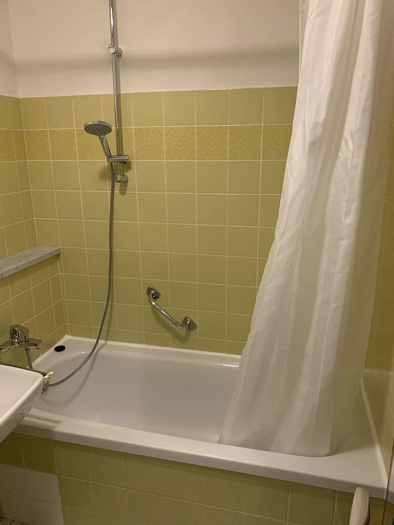 Pronájem bytu 1+1 34 m², Riesenfeldstrasse, München, Bavorsko Pronájem bytu 1+1 34 m², Riesenfeldstrasse, München, Bavorsko