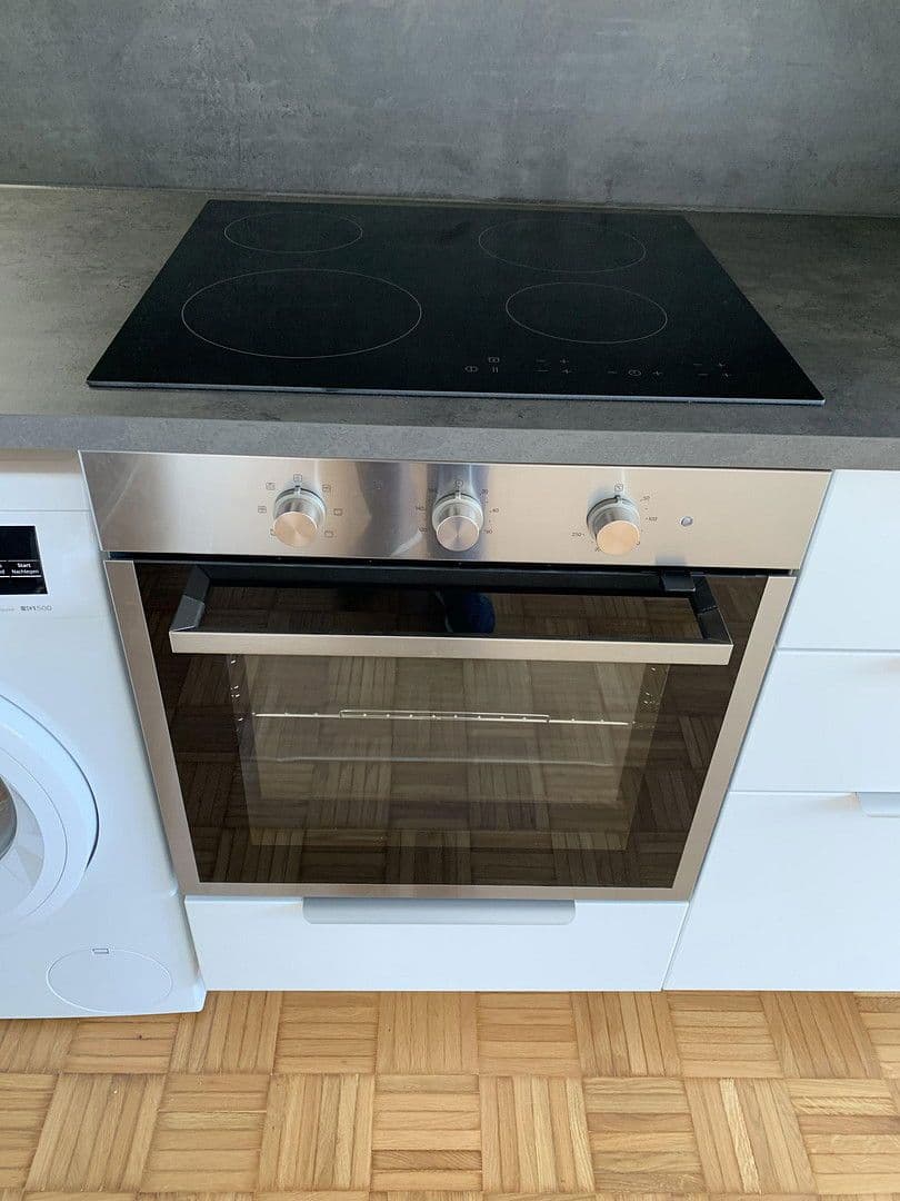 Pronájem bytu 1+1 34 m², Riesenfeldstrasse, München, Bavorsko Pronájem bytu 1+1 34 m², Riesenfeldstrasse, München, Bavorsko