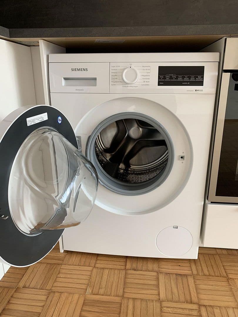 Pronájem bytu 1+1 34 m², Riesenfeldstrasse, München, Bavorsko Pronájem bytu 1+1 34 m², Riesenfeldstrasse, München, Bavorsko