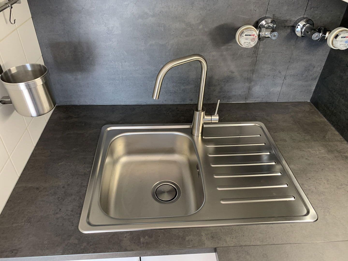 Pronájem bytu 1+1 34 m², Riesenfeldstrasse, München, Bavorsko Pronájem bytu 1+1 34 m², Riesenfeldstrasse, München, Bavorsko