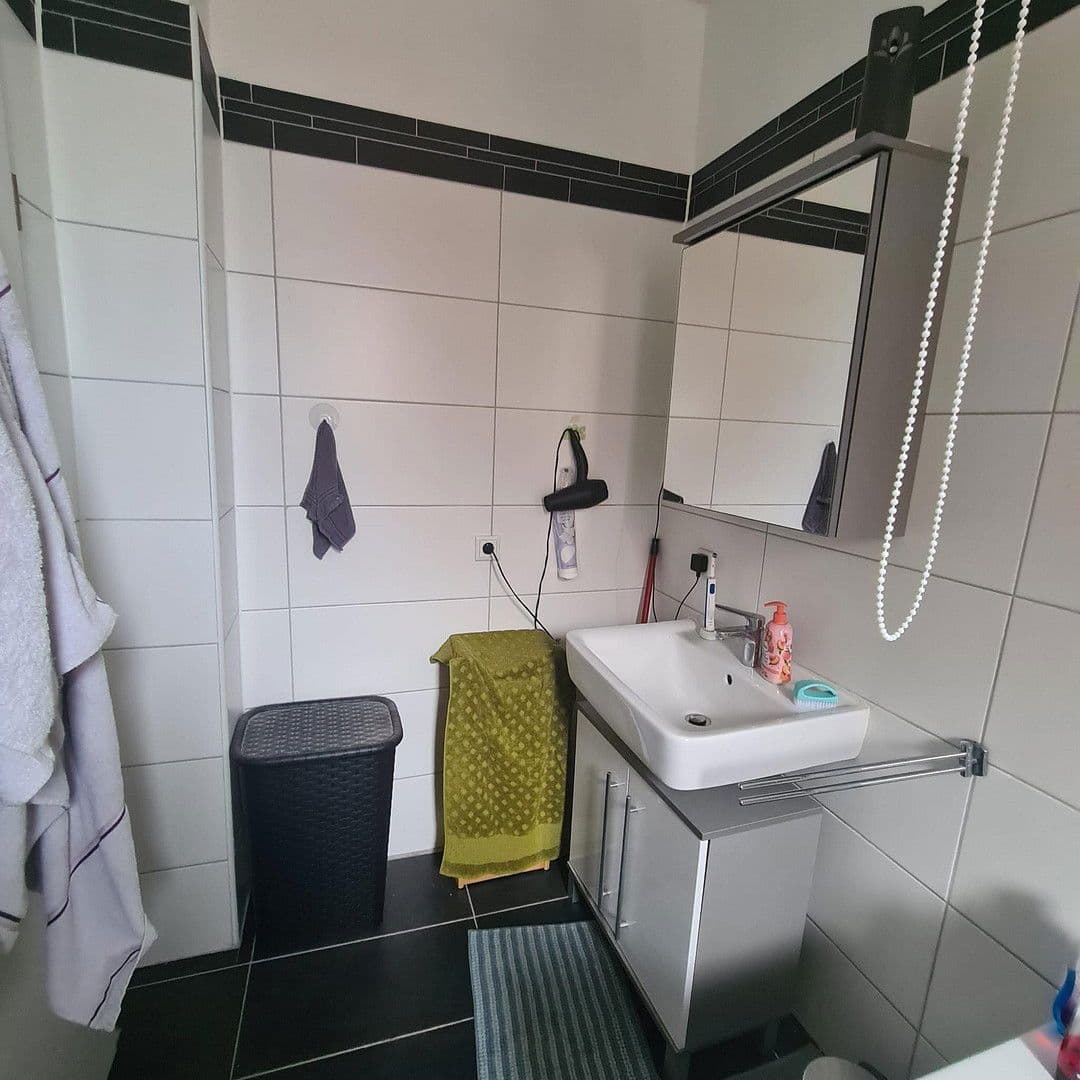 Pronájem domu 260 m², pozemek 430 m², Herrmann Rinne Str. 34, Duisburg, Severní Porýní-Vestfálsko Pronájem domu 260 m², pozemek 430 m², Herrmann Rinne Str. 34, Duisburg, Severní Porýní-Vestfálsko