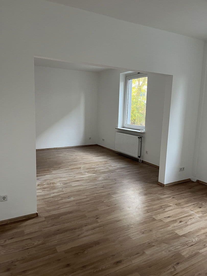 Pronájem domu 260 m², pozemek 430 m², Herrmann Rinne Str. 34, Duisburg, Severní Porýní-Vestfálsko Pronájem domu 260 m², pozemek 430 m², Herrmann Rinne Str. 34, Duisburg, Severní Porýní-Vestfálsko