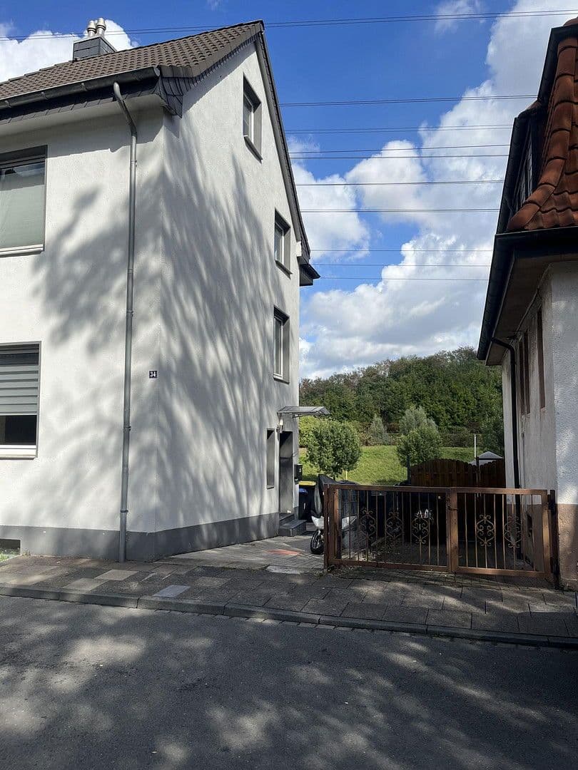 Pronájem domu 260 m², pozemek 430 m², Herrmann Rinne Str. 34, Duisburg, Severní Porýní-Vestfálsko Pronájem domu 260 m², pozemek 430 m², Herrmann Rinne Str. 34, Duisburg, Severní Porýní-Vestfálsko