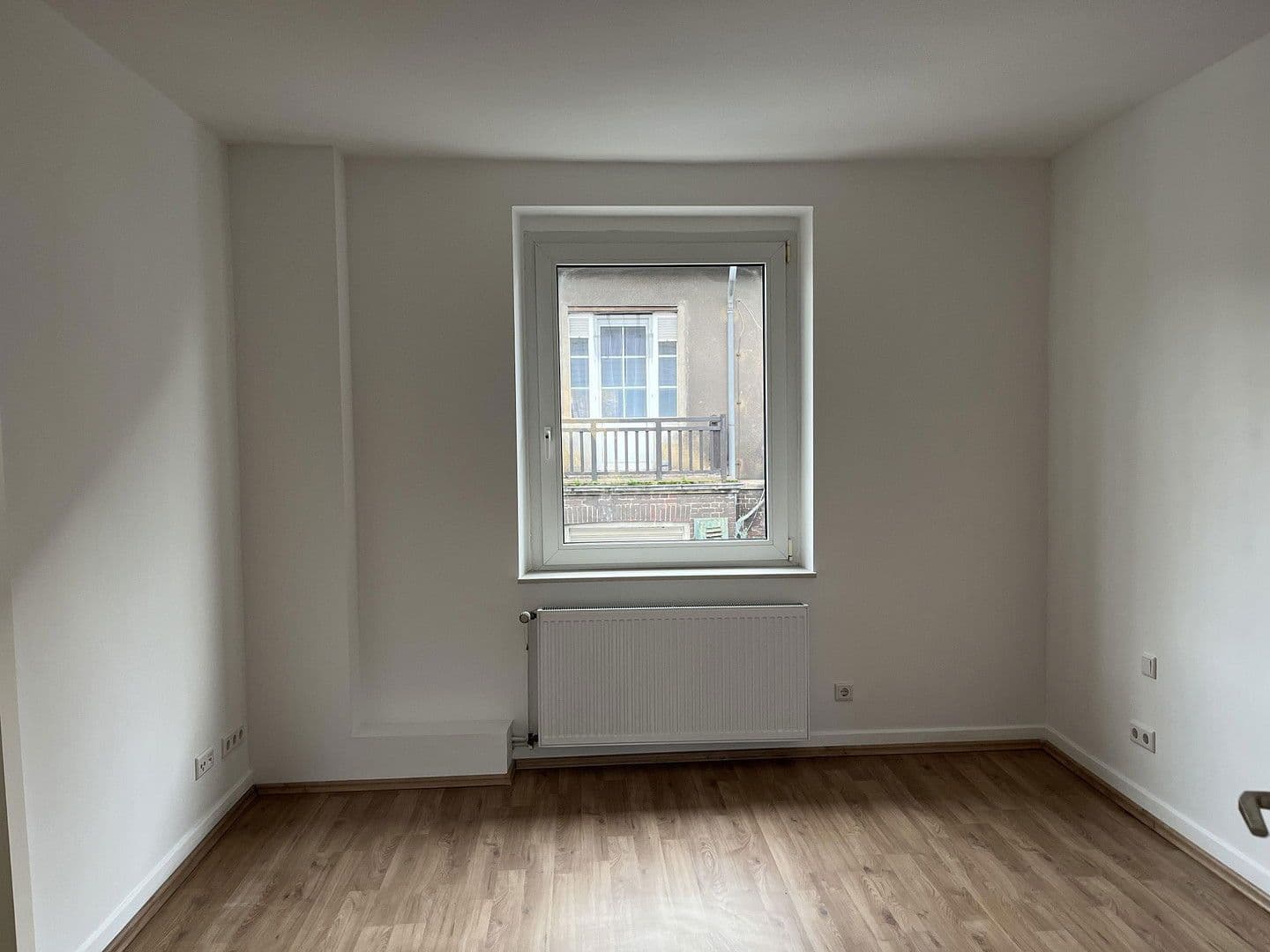 Pronájem domu 260 m², pozemek 430 m², Herrmann Rinne Str. 34, Duisburg, Severní Porýní-Vestfálsko Pronájem domu 260 m², pozemek 430 m², Herrmann Rinne Str. 34, Duisburg, Severní Porýní-Vestfálsko