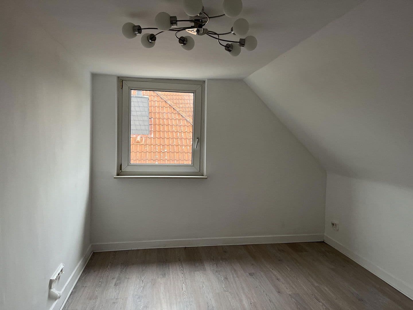 Pronájem domu 260 m², pozemek 430 m², Herrmann Rinne Str. 34, Duisburg, Severní Porýní-Vestfálsko Pronájem domu 260 m², pozemek 430 m², Herrmann Rinne Str. 34, Duisburg, Severní Porýní-Vestfálsko