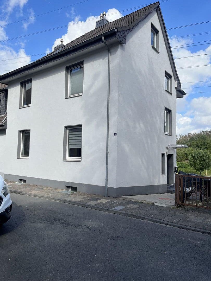 Pronájem domu 260 m², pozemek 430 m², Herrmann Rinne Str. 34, Duisburg, Severní Porýní-Vestfálsko Pronájem domu 260 m², pozemek 430 m², Herrmann Rinne Str. 34, Duisburg, Severní Porýní-Vestfálsko