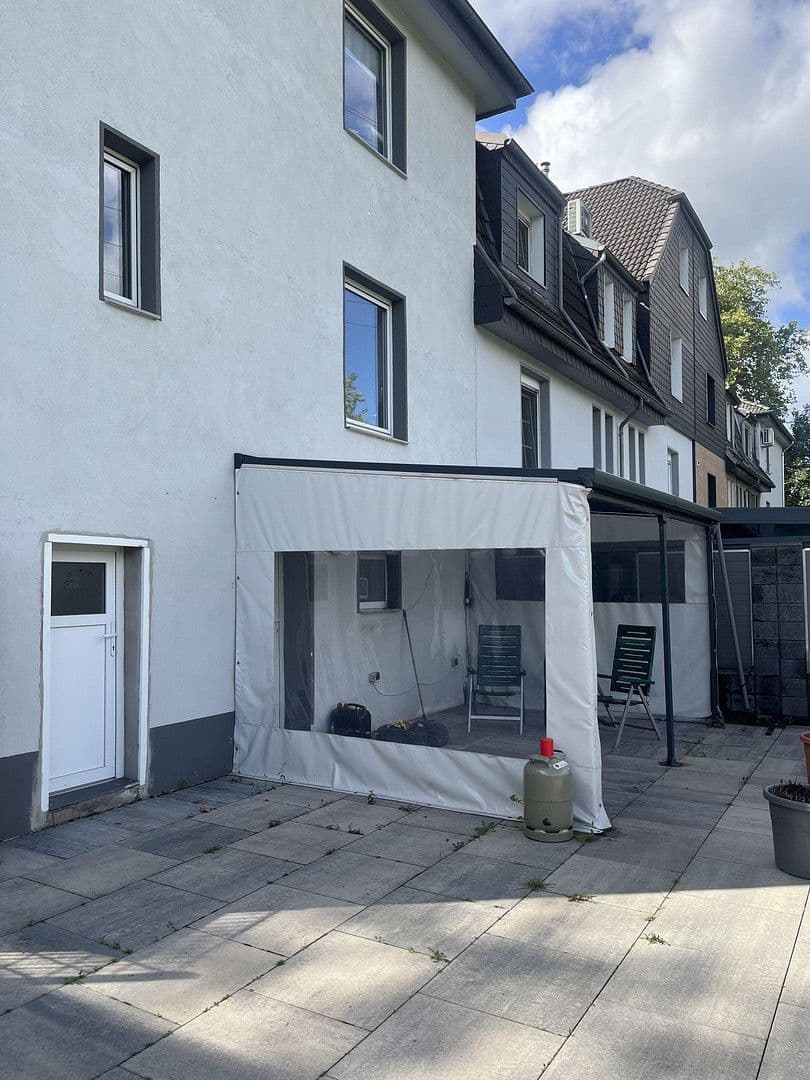 Pronájem domu 260 m², pozemek 430 m², Herrmann Rinne Str. 34, Duisburg, Severní Porýní-Vestfálsko Pronájem domu 260 m², pozemek 430 m², Herrmann Rinne Str. 34, Duisburg, Severní Porýní-Vestfálsko