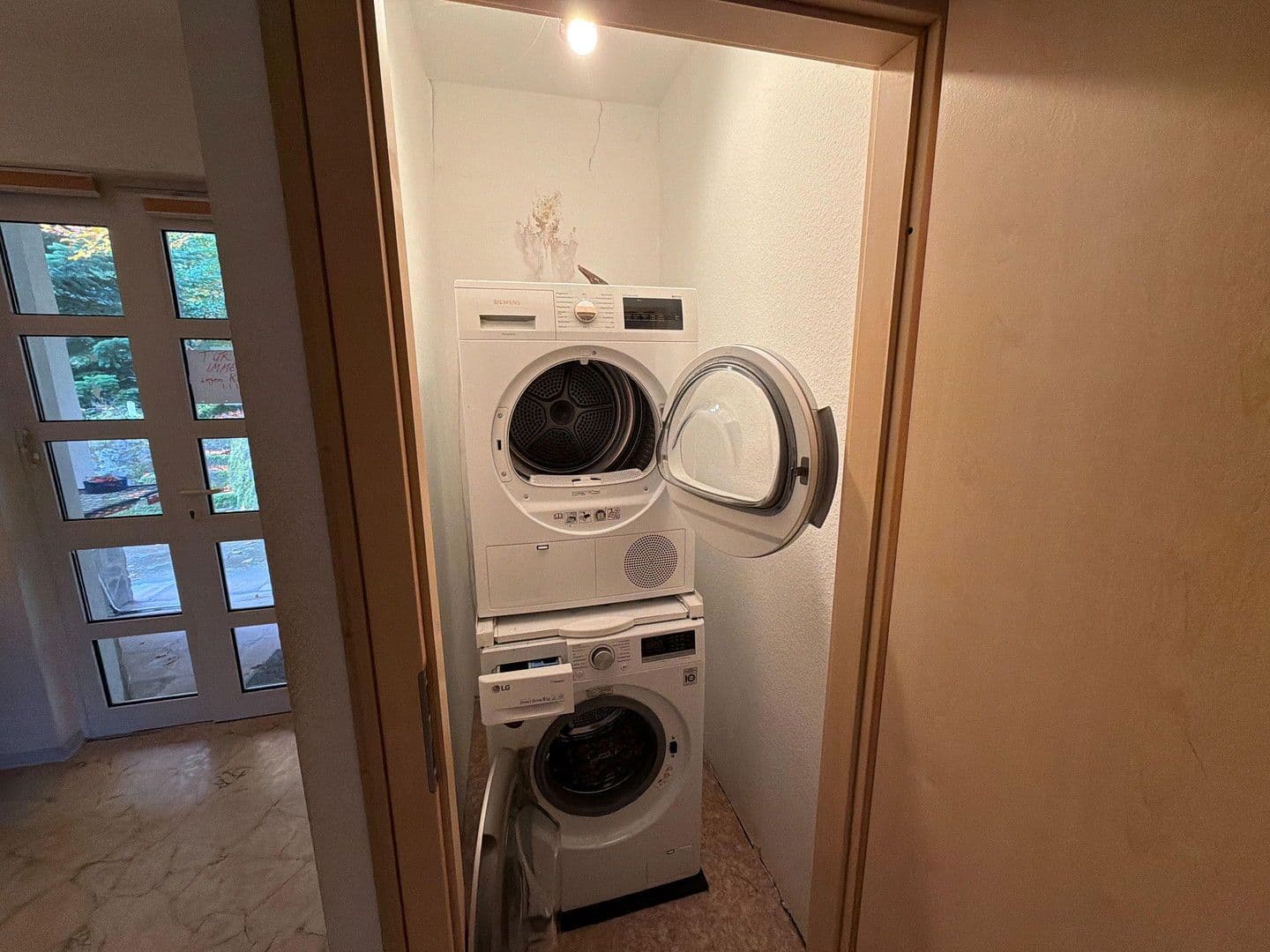 Prodej domu 220 m², pozemek 561 m², Marburg, Hessen Prodej domu 220 m², pozemek 561 m², Marburg, Hessen