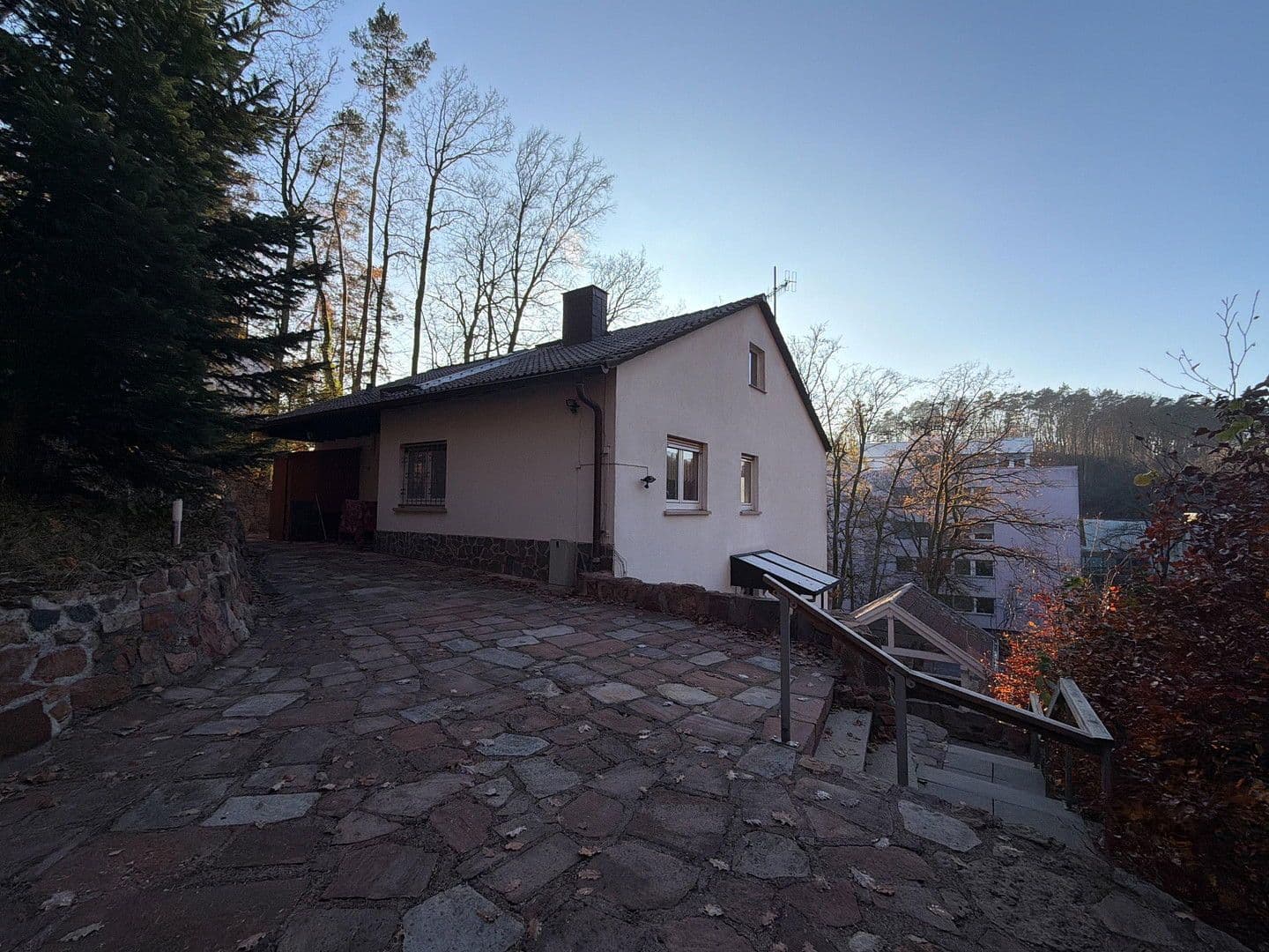 Prodej domu 220 m², pozemek 561 m², Marburg, Hessen Prodej domu 220 m², pozemek 561 m², Marburg, Hessen