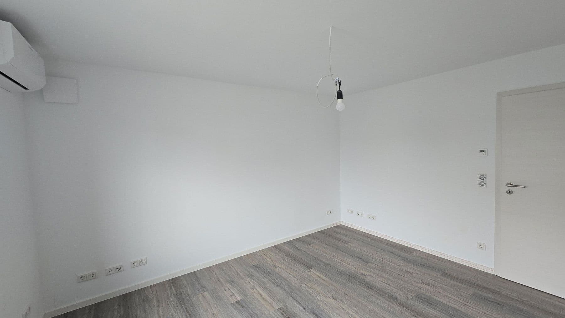 Pronájem domu 80 m², pozemek 370 m², Römerberg, Porýní-Falc Pronájem domu 80 m², pozemek 370 m², Römerberg, Porýní-Falc