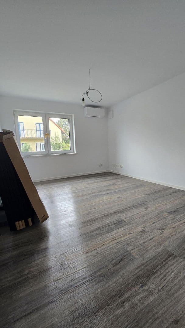 Pronájem domu 80 m², pozemek 370 m², Römerberg, Porýní-Falc Pronájem domu 80 m², pozemek 370 m², Römerberg, Porýní-Falc