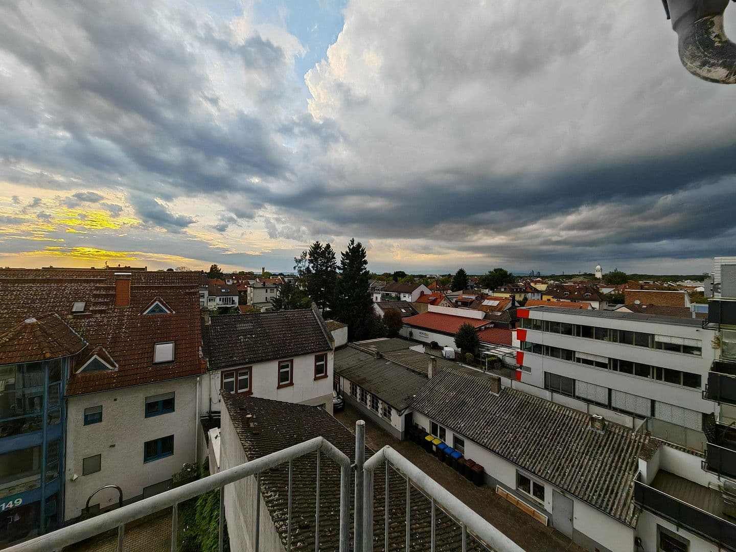 Pronájem bytu 2+1 71 m², Frankfurter Str. 147, Neu-Isenburg, Hessen Pronájem bytu 2+1 71 m², Frankfurter Str. 147, Neu-Isenburg, Hessen