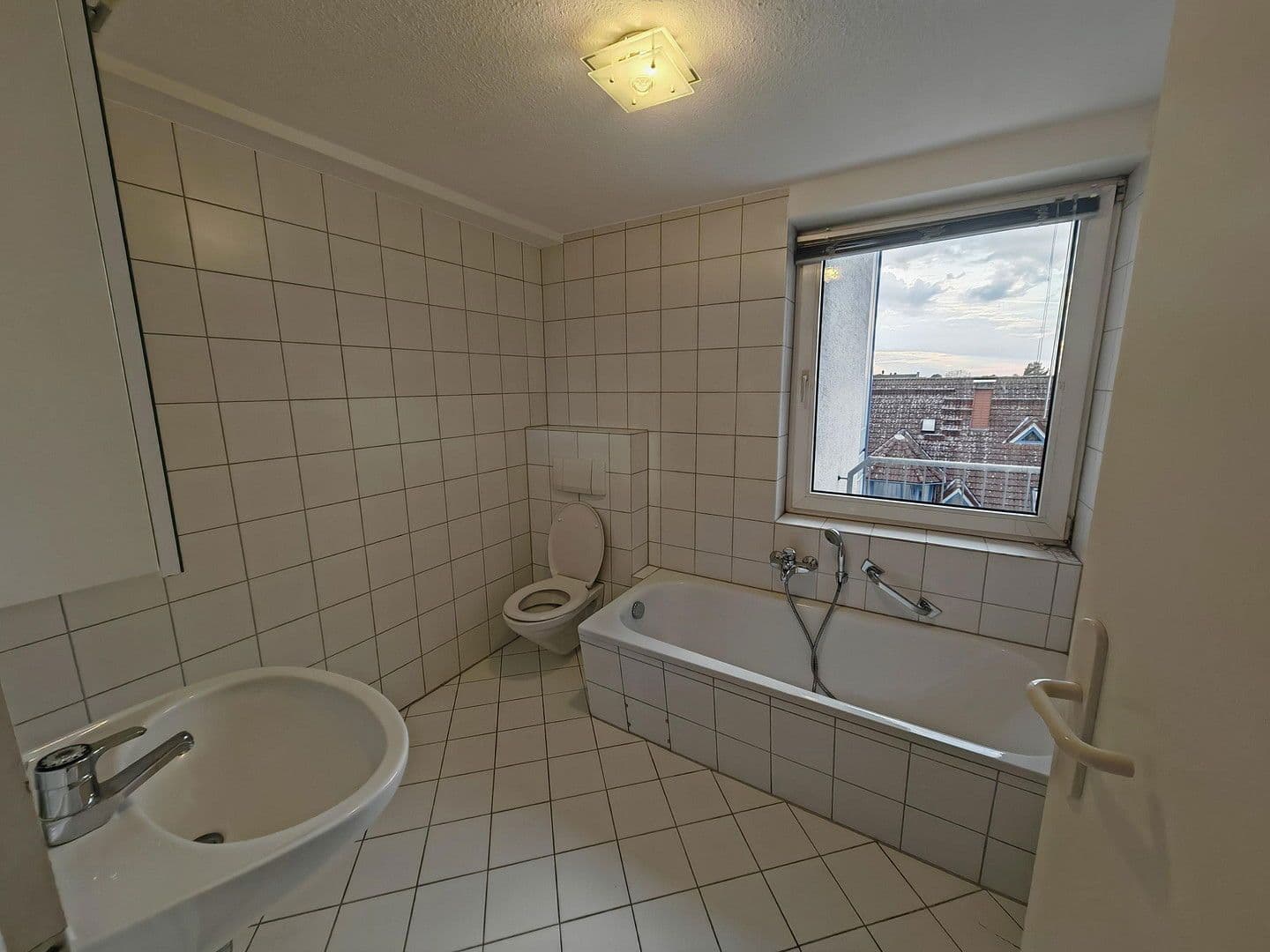 Pronájem bytu 2+1 71 m², Frankfurter Str. 147, Neu-Isenburg, Hessen Pronájem bytu 2+1 71 m², Frankfurter Str. 147, Neu-Isenburg, Hessen