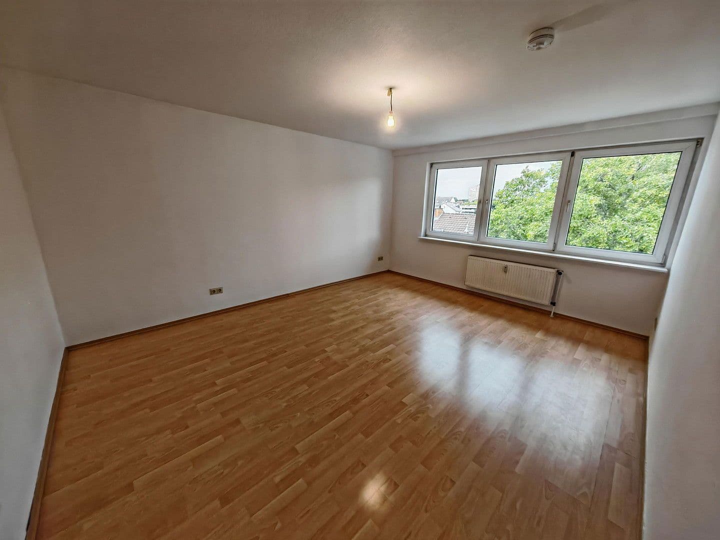 Pronájem bytu 2+1 71 m², Frankfurter Str. 147, Neu-Isenburg, Hessen Pronájem bytu 2+1 71 m², Frankfurter Str. 147, Neu-Isenburg, Hessen