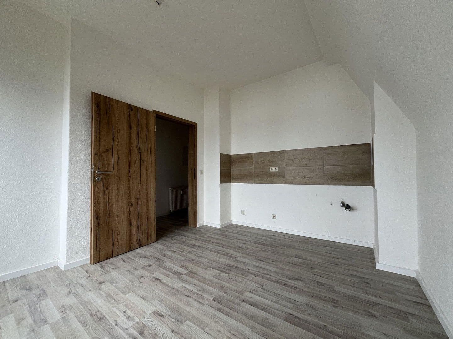 Pronájem bytu 3+1 79 m², Thomas-Mann-Straße 13, Cvikov, Sasko Pronájem bytu 3+1 79 m², Thomas-Mann-Straße 13, Cvikov, Sasko