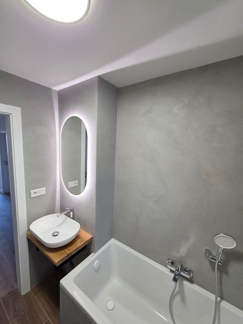 Prodej bytu 2+1 59 m², Erlanger Straße 47, Fürth, Bavorsko Prodej bytu 2+1 59 m², Erlanger Straße 47, Fürth, Bavorsko