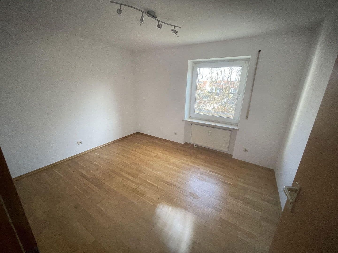 Pronájem bytu 4+1 96 m², Wolfgang-Höfer-Str., Ingolstadt, Bavorsko Pronájem bytu 4+1 96 m², Wolfgang-Höfer-Str., Ingolstadt, Bavorsko
