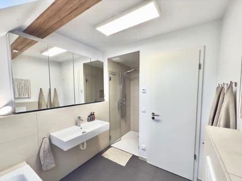 Pronájem bytu 4+kk 124 m², Hamburg, Hamburg Pronájem bytu 4+kk 124 m², Hamburg, Hamburg