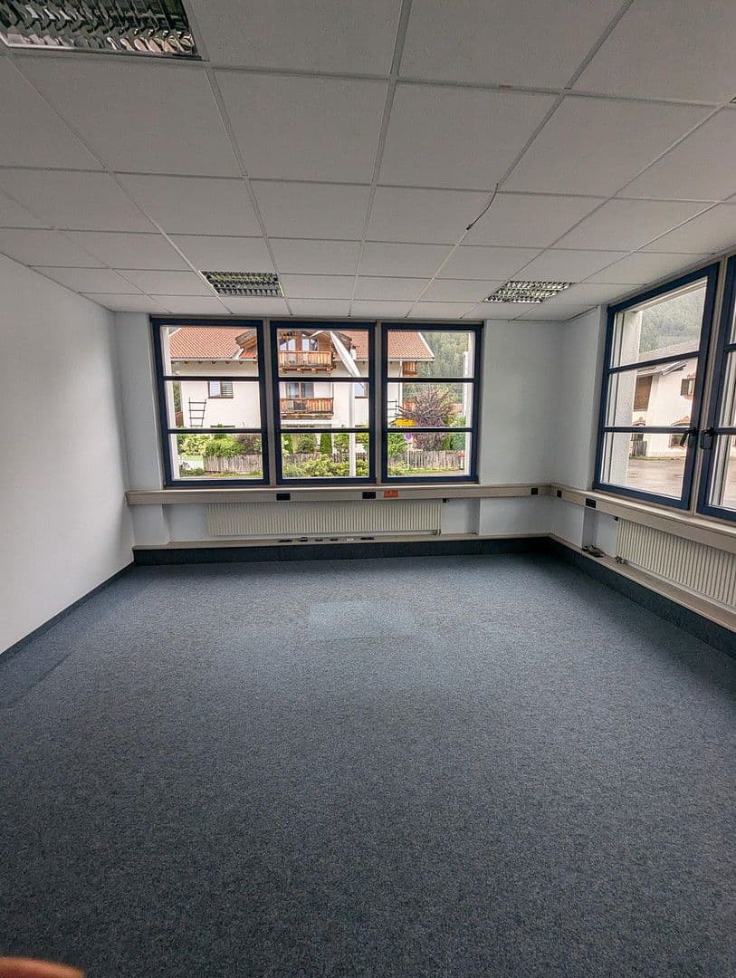Pronájem kanceláře 160 m², Mühlenweg 18, Mittenwald, Bavorsko Pronájem kanceláře 160 m², Mühlenweg 18, Mittenwald, Bavorsko
