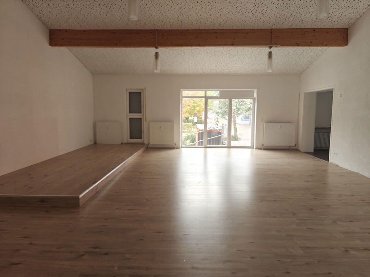 Pronájem nebytového prostoru 306 m², Anbacherstr. 26, Gunzenhausen, Bavorsko Pronájem nebytového prostoru 306 m², Anbacherstr. 26, Gunzenhausen, Bavorsko
