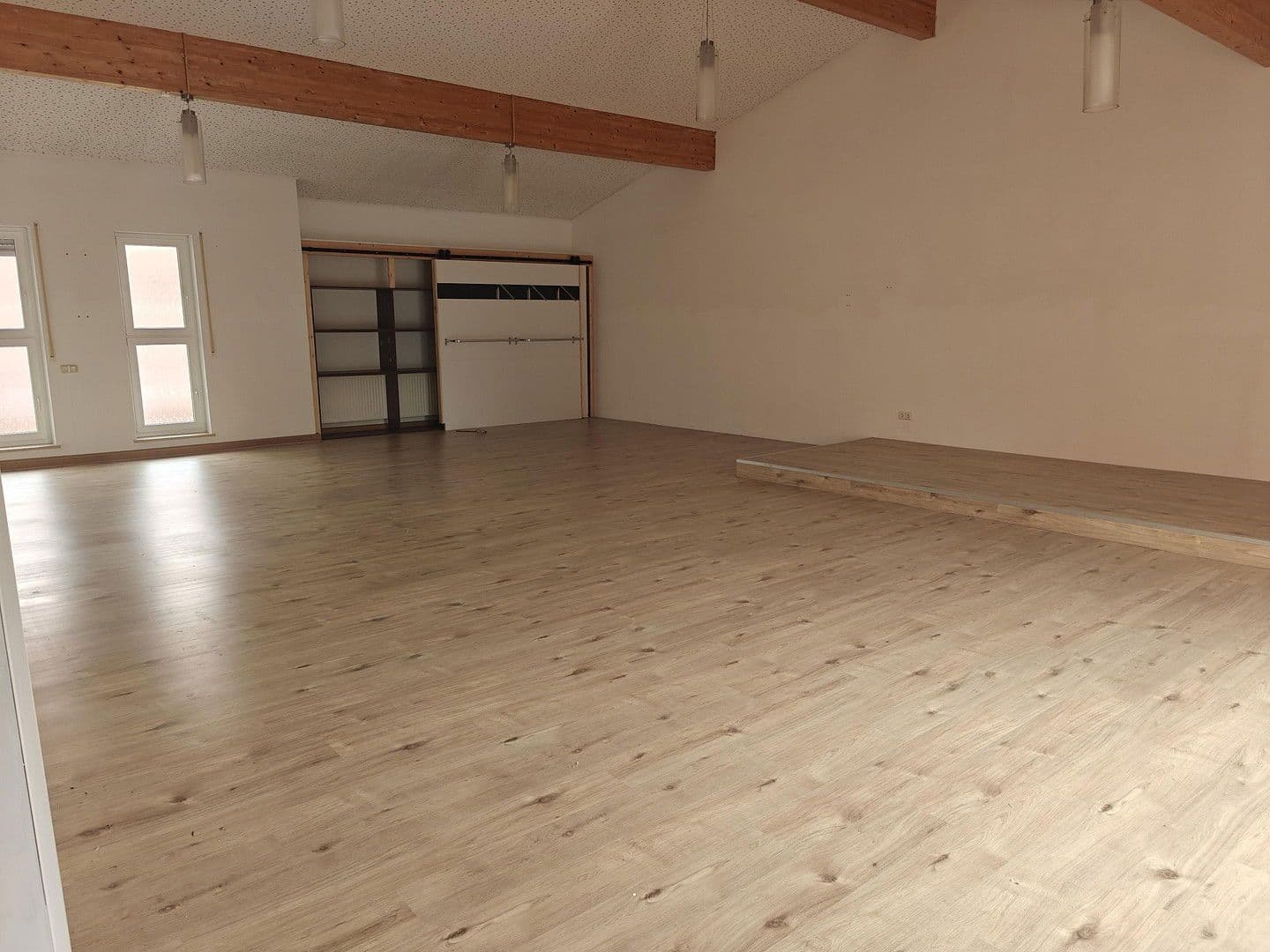 Pronájem nebytového prostoru 306 m², Anbacherstr. 26, Gunzenhausen, Bavorsko Pronájem nebytového prostoru 306 m², Anbacherstr. 26, Gunzenhausen, Bavorsko