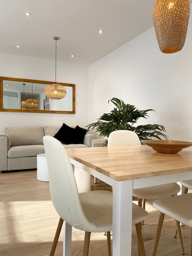 Pronájem bytu 2+1 60 m², Oberbilker Allee, 39, Düsseldorf, Severní Porýní-Vestfálsko Pronájem bytu 2+1 60 m², Oberbilker Allee, 39, Düsseldorf, Severní Porýní-Vestfálsko