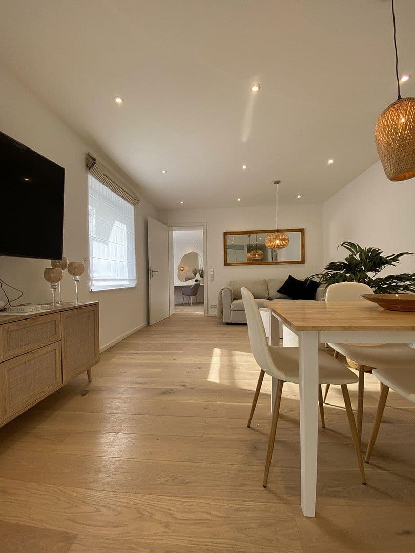 Pronájem bytu 2+1 60 m², Oberbilker Allee, 39, Düsseldorf, Severní Porýní-Vestfálsko Pronájem bytu 2+1 60 m², Oberbilker Allee, 39, Düsseldorf, Severní Porýní-Vestfálsko