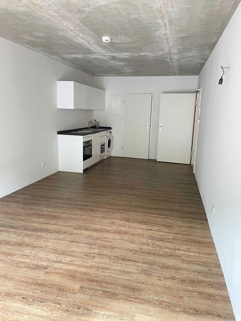 Pronájem bytu 1+1 28 m², Berlin, Berlín Pronájem bytu 1+1 28 m², Berlin, Berlín