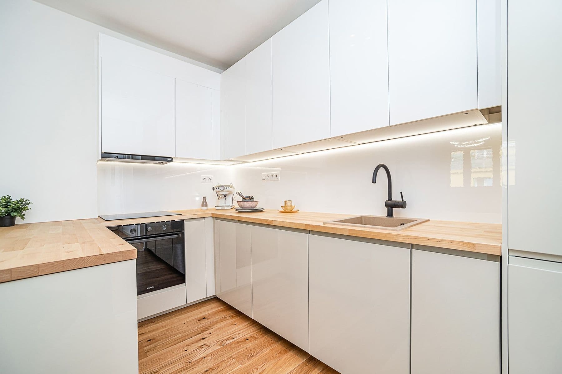 Prodej bytu 5+kk 88 m², Feřtekova, Praha, Praha Prodej bytu 5+kk 88 m², Feřtekova, Praha, Praha