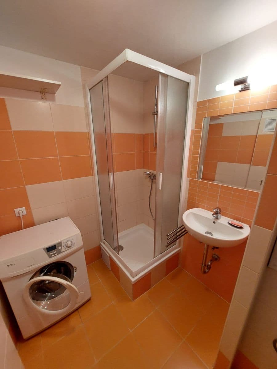 Pronájem bytu 1+1 42 m², Smrková, Plzeň, Plzeňský kraj Pronájem bytu 1+1 42 m², Smrková, Plzeň, Plzeňský kraj