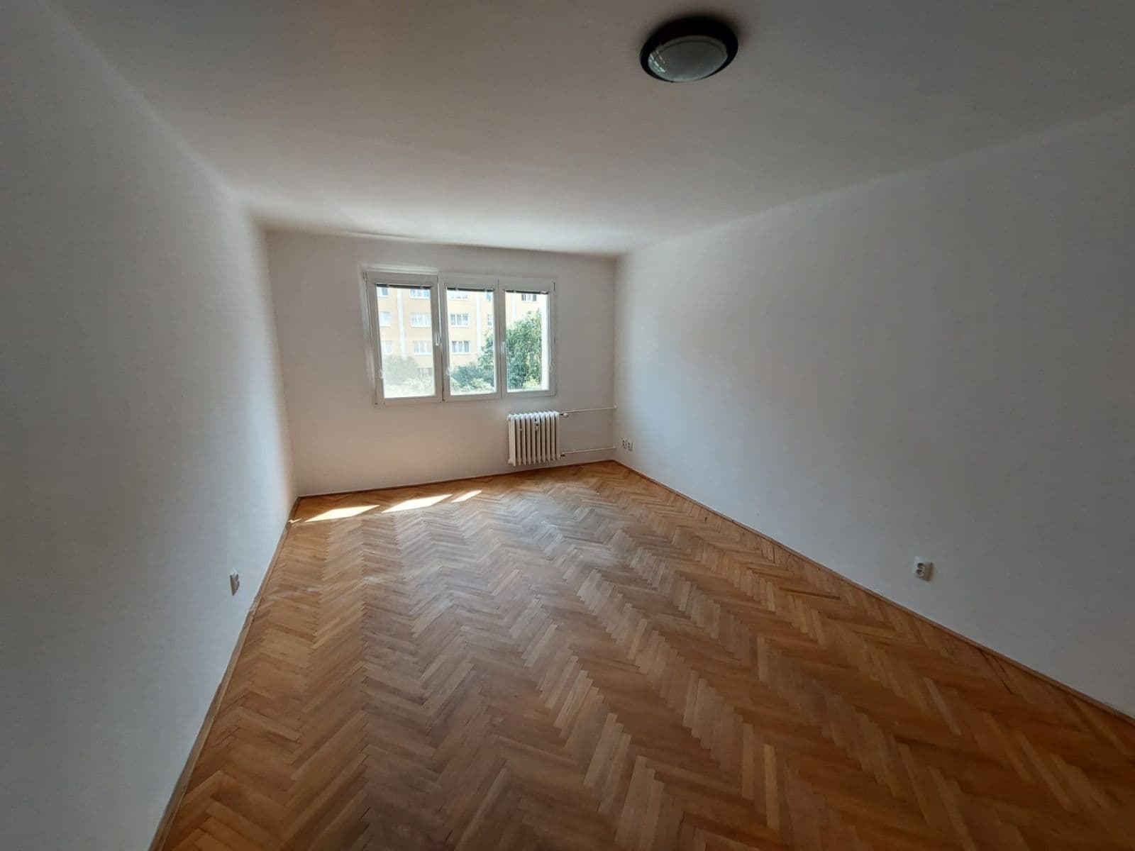 Pronájem bytu 1+1 42 m², Smrková, Plzeň, Plzeňský kraj Pronájem bytu 1+1 42 m², Smrková, Plzeň, Plzeňský kraj