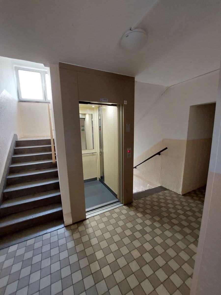 Pronájem bytu 1+1 42 m², Smrková, Plzeň, Plzeňský kraj Pronájem bytu 1+1 42 m², Smrková, Plzeň, Plzeňský kraj