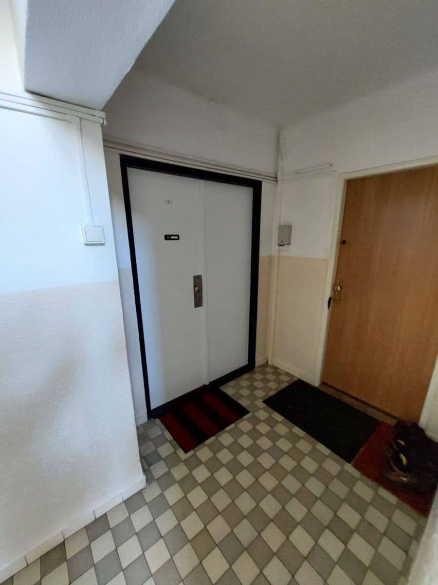 Pronájem bytu 1+1 42 m², Smrková, Plzeň, Plzeňský kraj Pronájem bytu 1+1 42 m², Smrková, Plzeň, Plzeňský kraj