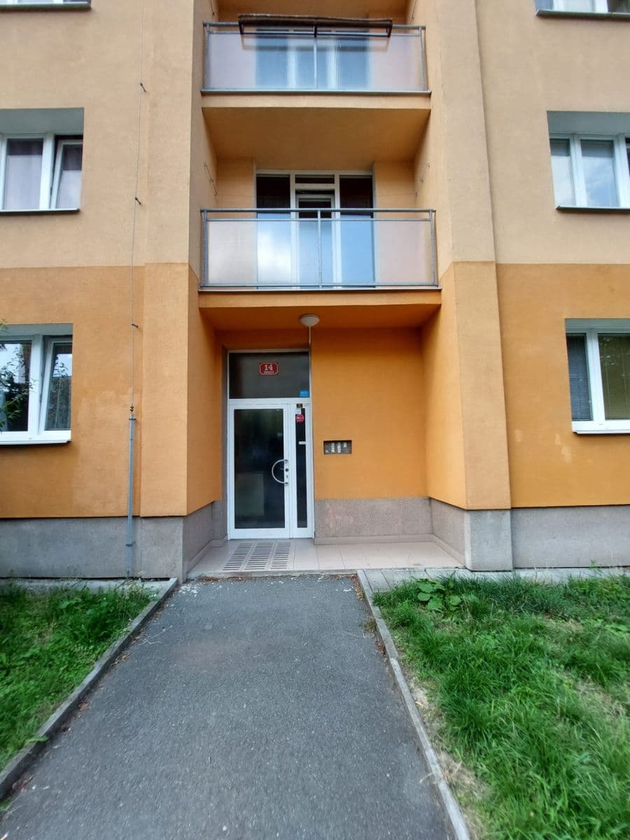 Pronájem bytu 1+1 42 m², Smrková, Plzeň, Plzeňský kraj Pronájem bytu 1+1 42 m², Smrková, Plzeň, Plzeňský kraj