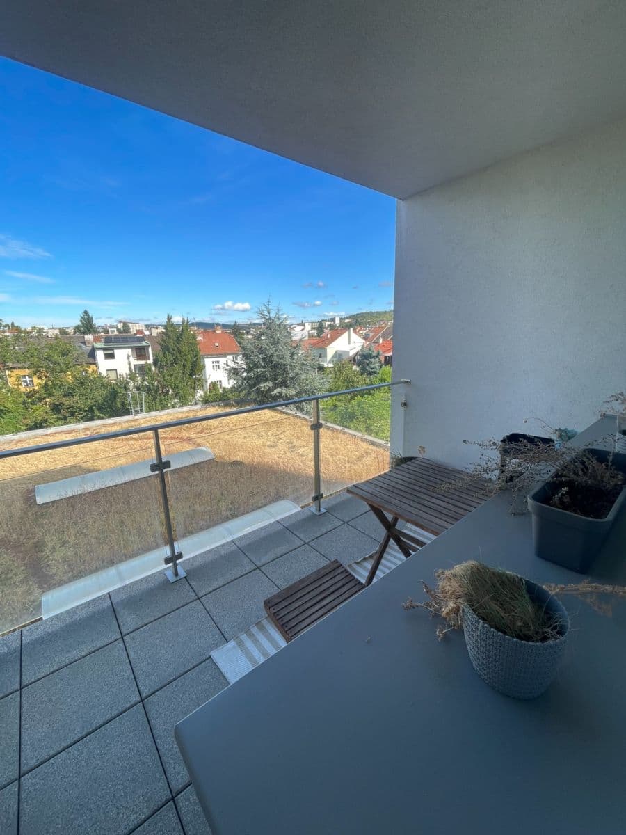 Pronájem bytu 1+kk 44 m², Táborská, Brno, Jihomoravský kraj Pronájem bytu 1+kk 44 m², Táborská, Brno, Jihomoravský kraj