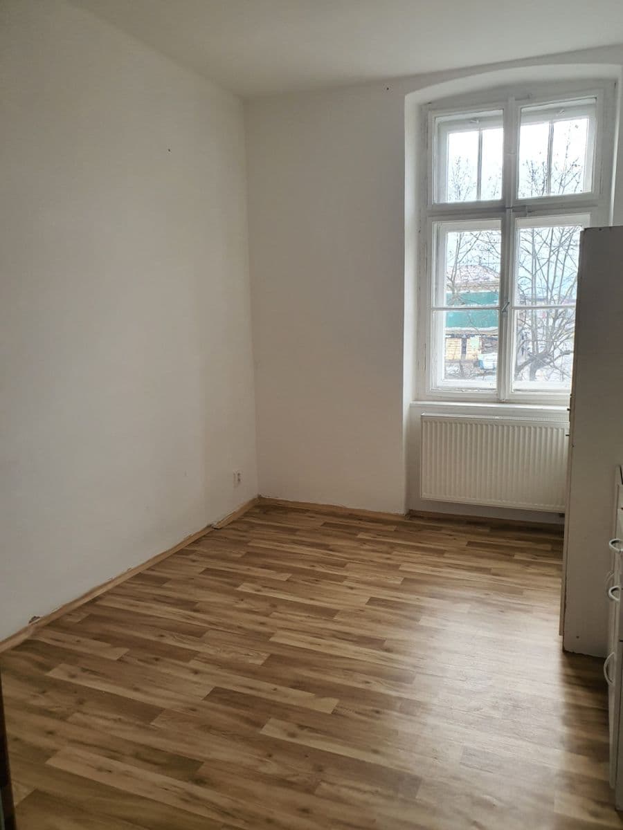 Pronájem bytu 3+1 100 m², sady Pětatřicátníků, Plzeň, Plzeňský kraj Pronájem bytu 3+1 100 m², sady Pětatřicátníků, Plzeň, Plzeňský kraj