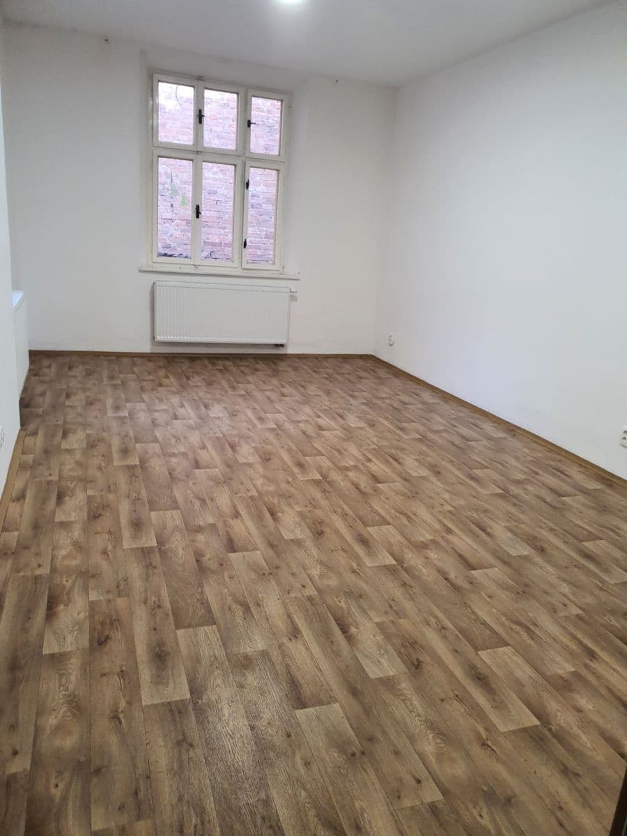 Pronájem bytu 3+1 100 m², sady Pětatřicátníků, Plzeň, Plzeňský kraj Pronájem bytu 3+1 100 m², sady Pětatřicátníků, Plzeň, Plzeňský kraj